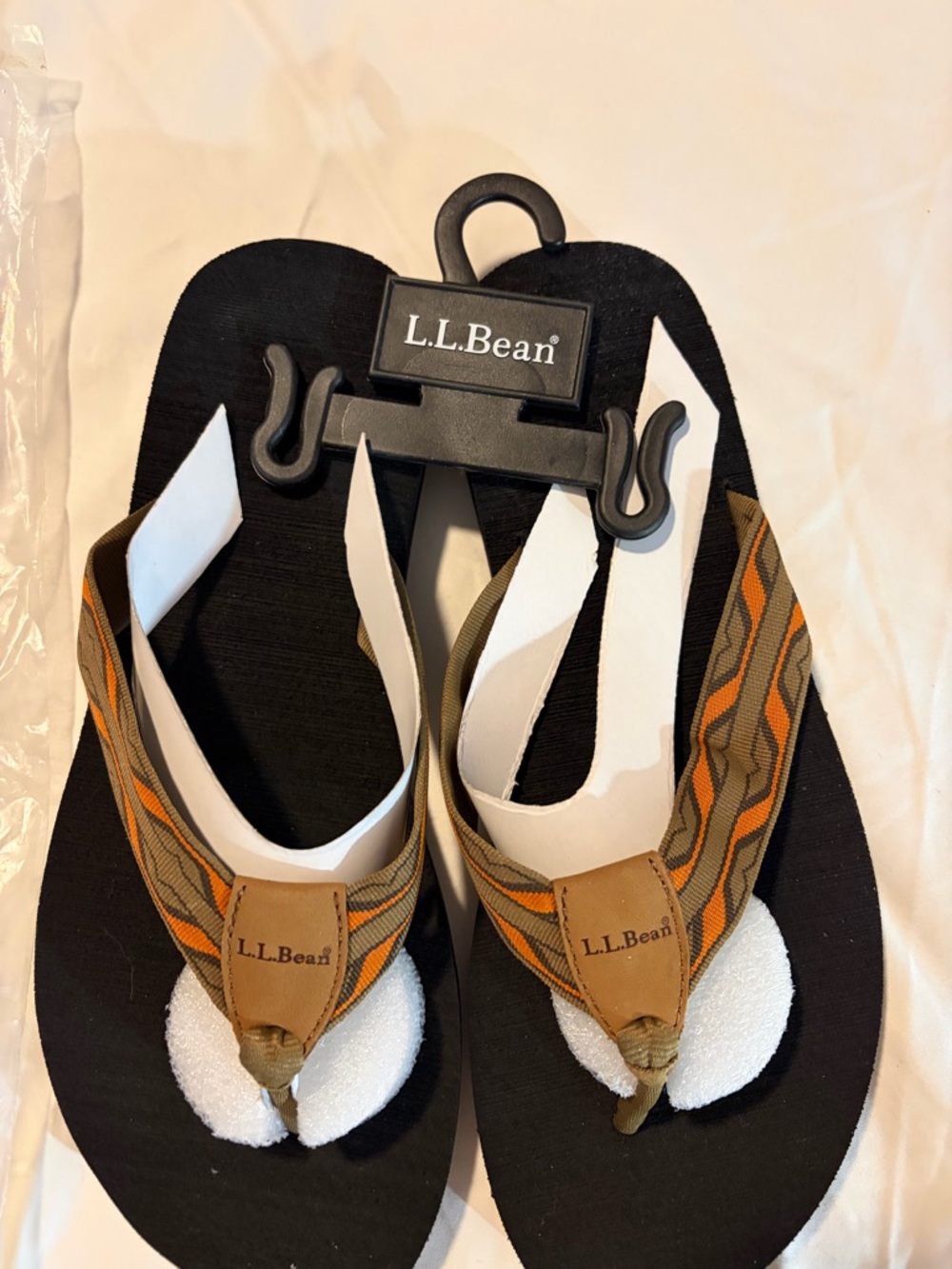 L.L. Bean Women’s Classic Maine Isle Flip Flops with Brown & Orange Straps Sz 10